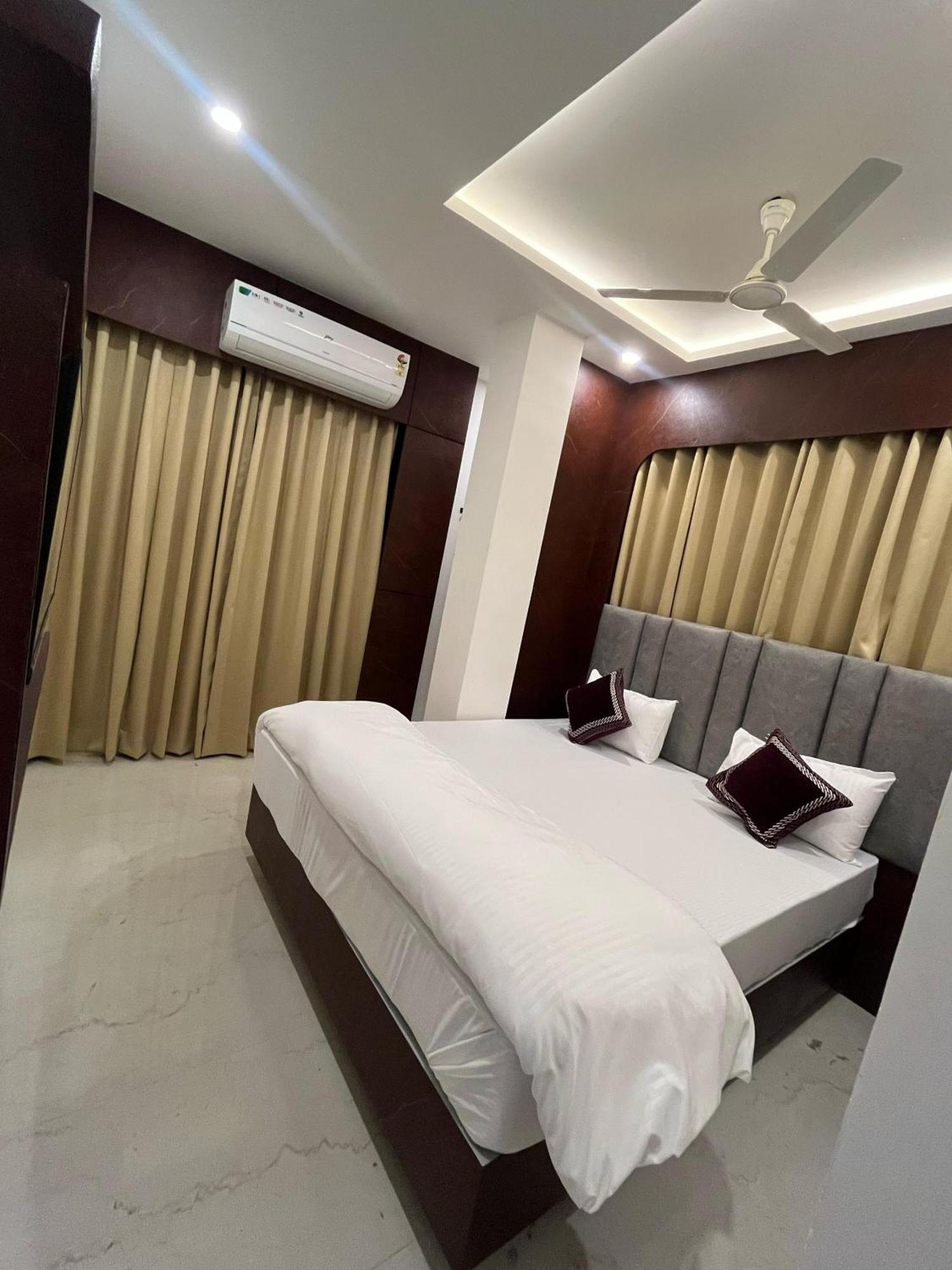 Hotel Revanta Bhīlwāra Kültér fotó