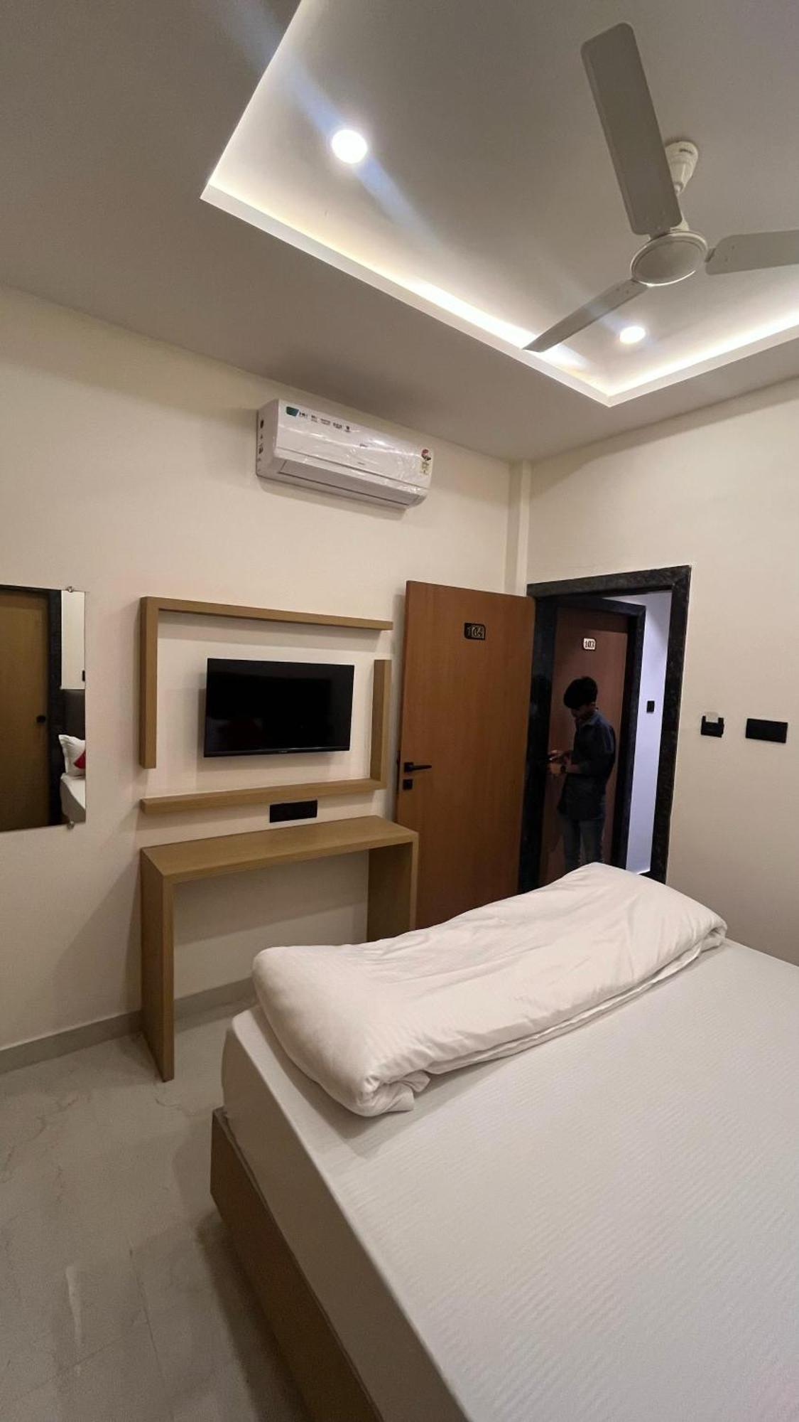 Hotel Revanta Bhīlwāra Kültér fotó